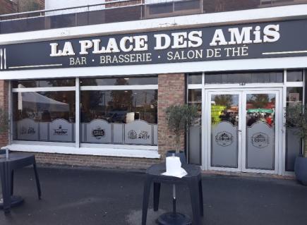 LA PLACE DES AMIS